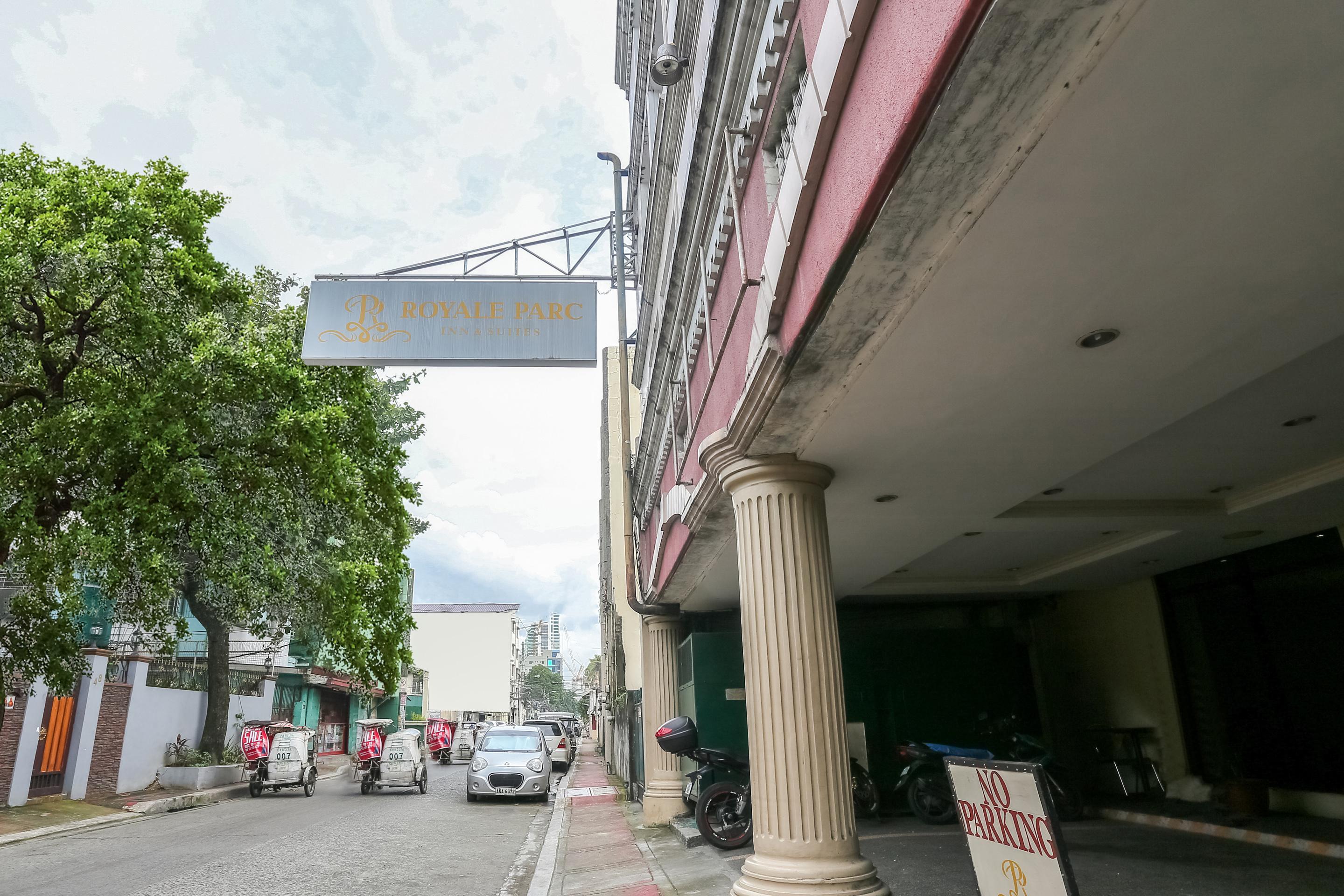 Royale Parc Inn & Suites Quezon City Zewnętrze zdjęcie
