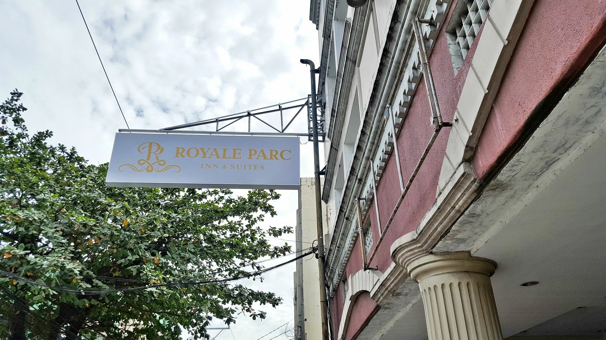 Royale Parc Inn & Suites Quezon City Zewnętrze zdjęcie